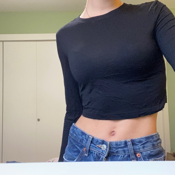 black tank top - Picture 1 of 9